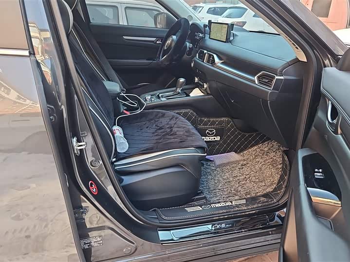 Фото 8 - Mazda CX-5