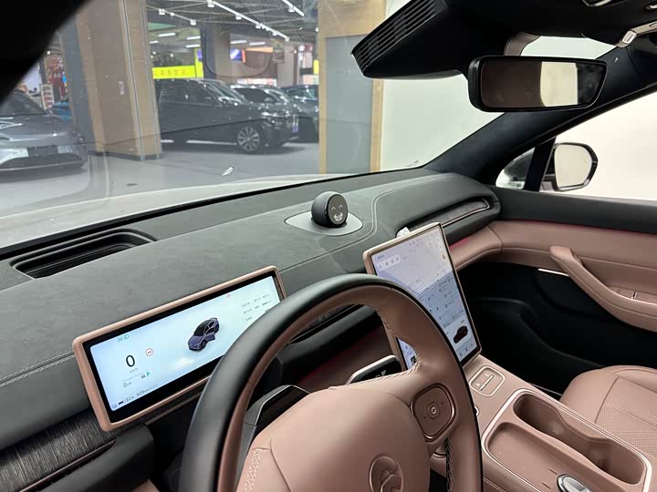 Фото 8 - Nio EC6