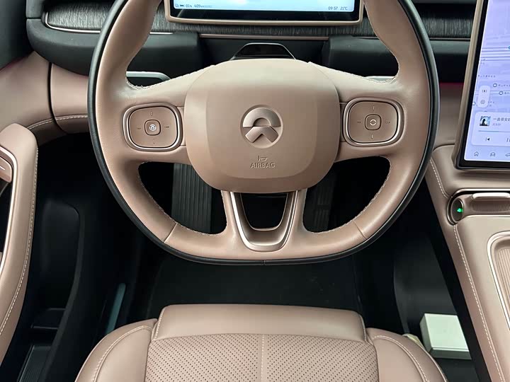 Фото 9 - Nio EC6