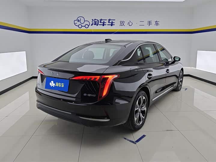 Фото 3 - Hongqi E-QM5