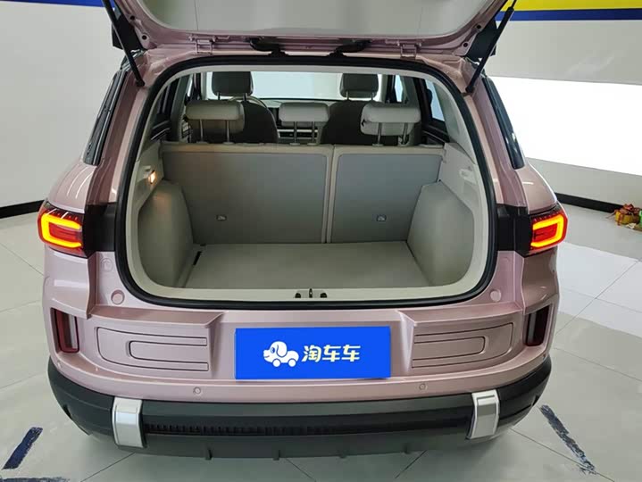 Фото 4 - Geely Icon