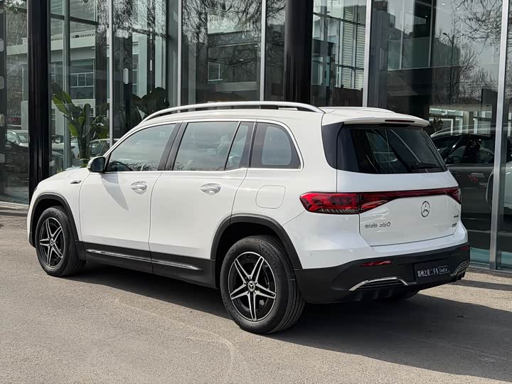 Фото 8 - Mercedes-Benz EQB