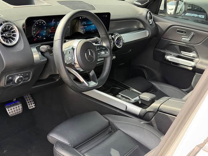 Фото 9 - Mercedes-Benz EQB