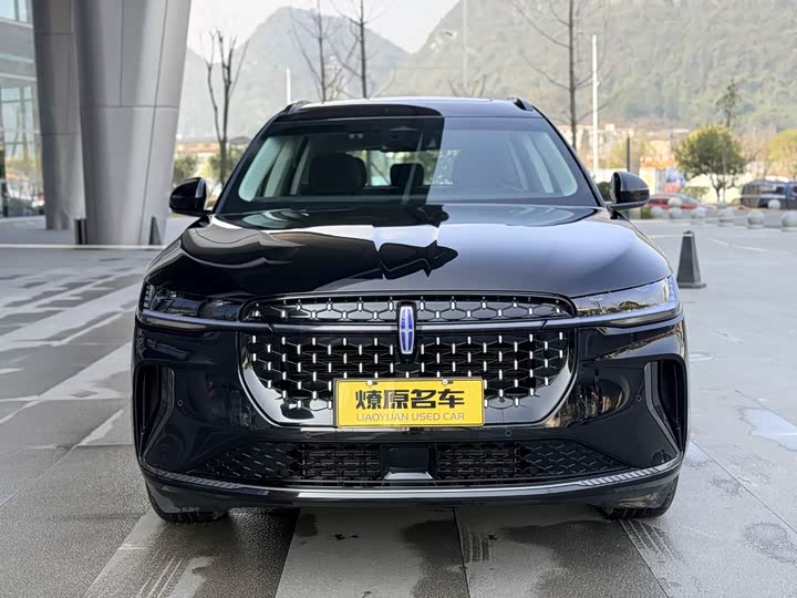 Фото 2 - Lincoln Nautilus