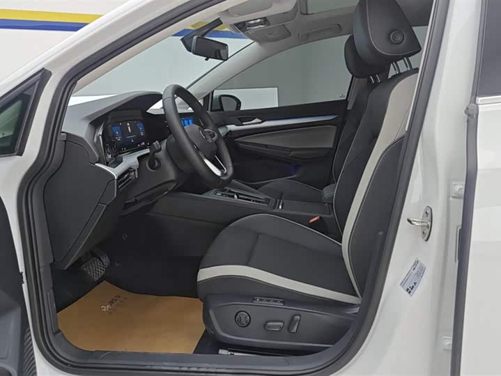 Фото 9 - Volkswagen Golf