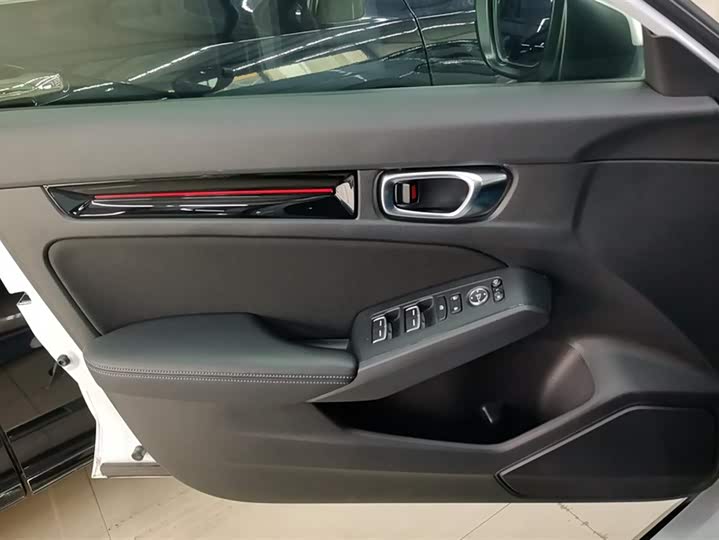 Фото 7 - Honda Civic