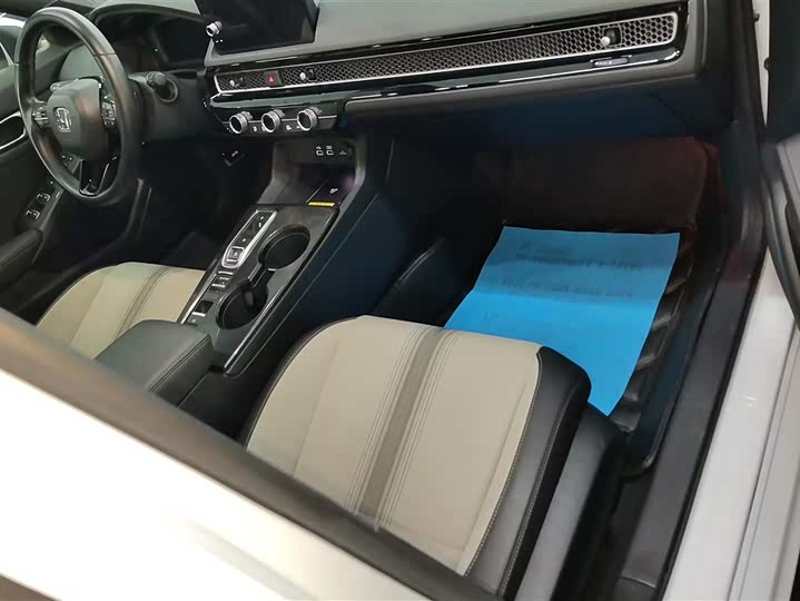 Фото 8 - Honda Civic