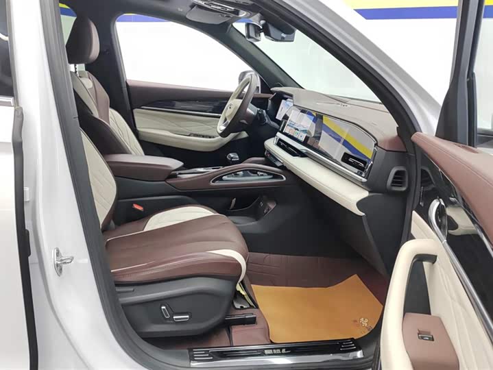 Фото 8 - Geely Monjaro