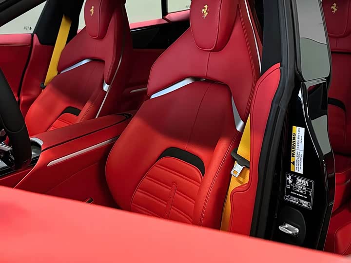Фото 5 - Ferrari Purosangue