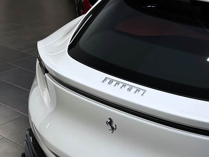 Фото 6 - Ferrari Purosangue