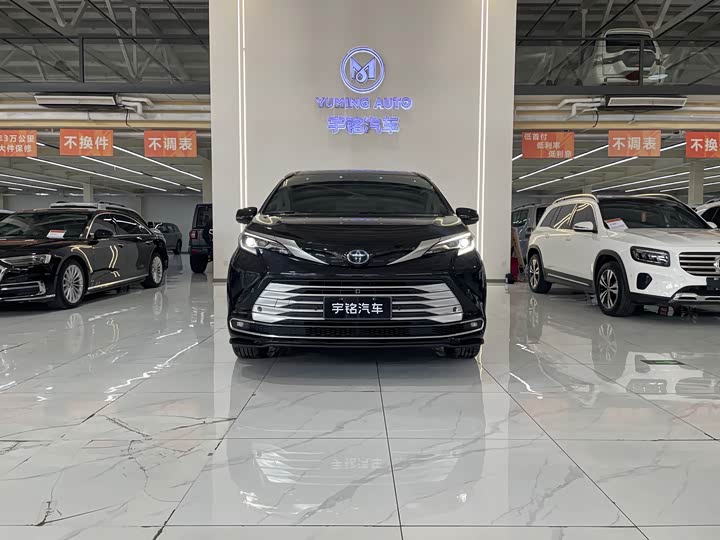 Фото 2 - Toyota Sienna