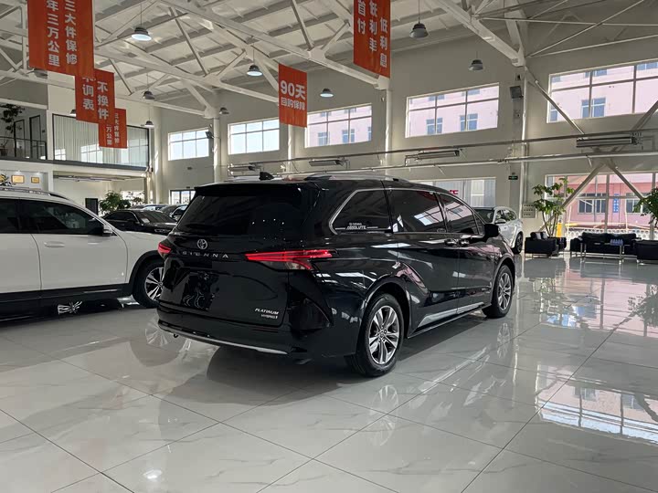 Фото 6 - Toyota Sienna