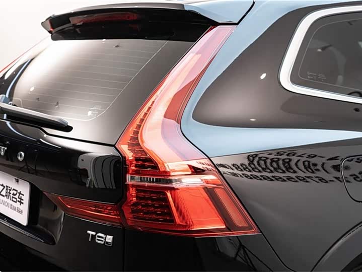 Фото 7 - Volvo XC60 Hybrid