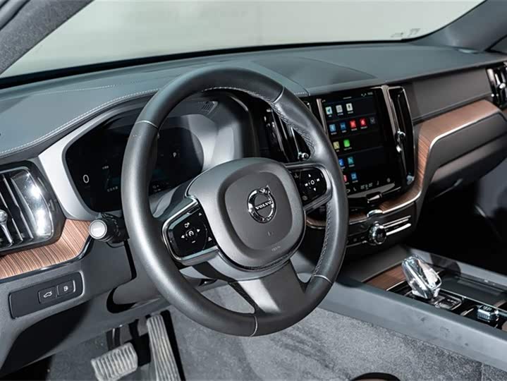 Фото 8 - Volvo XC60 Hybrid