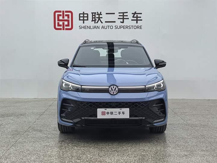 Фото 2 - Volkswagen Tiguan L Pro