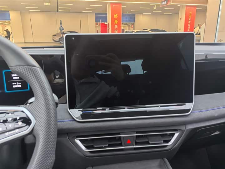 Фото 9 - Volkswagen Tiguan L Pro