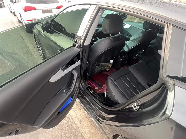 Фото 9 - Audi A5