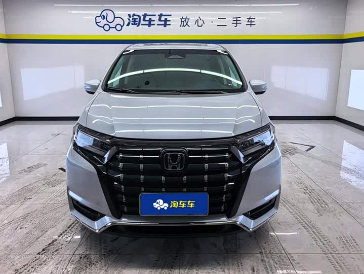 Фото 2 - Honda Elysion