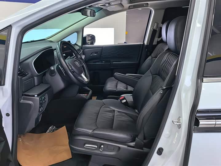 Фото 9 - Honda Elysion