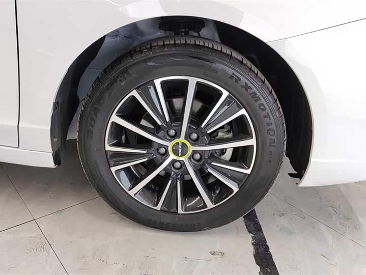 Фото 6 - Roewe i5