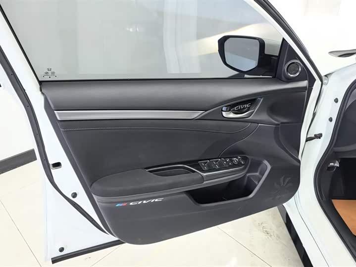 Фото 7 - Honda Civic