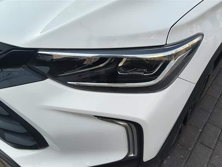 Фото 5 - Chevrolet Tracker