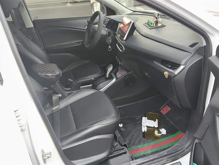 Фото 8 - Chevrolet Tracker