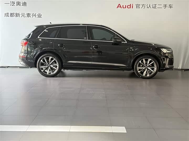 Фото 3 - Audi Q7