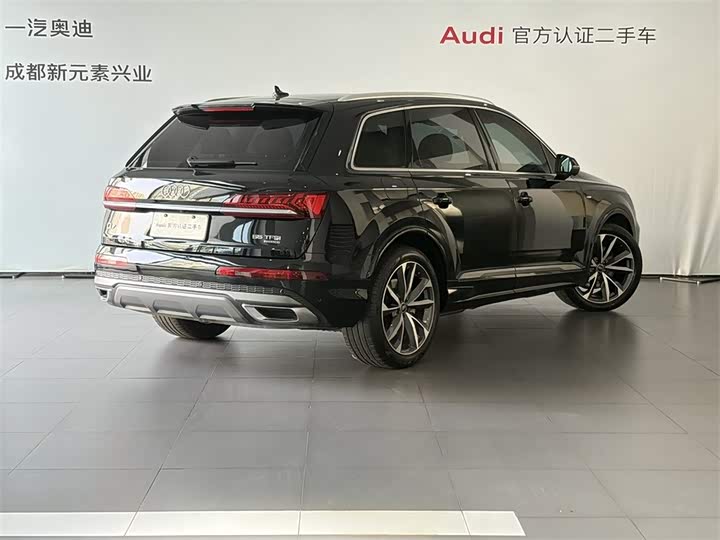 Фото 4 - Audi Q7