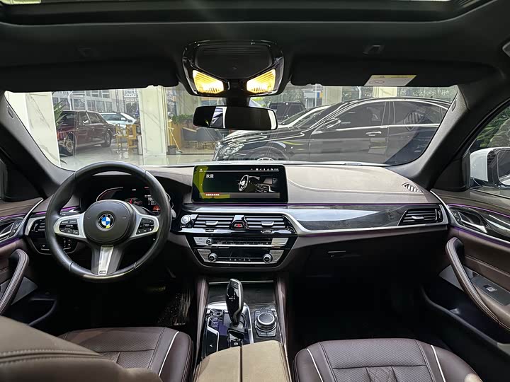 Фото 6 - BMW 5 Series