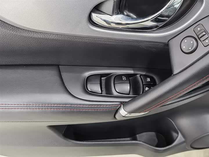 Фото 9 - Nissan Qashqai