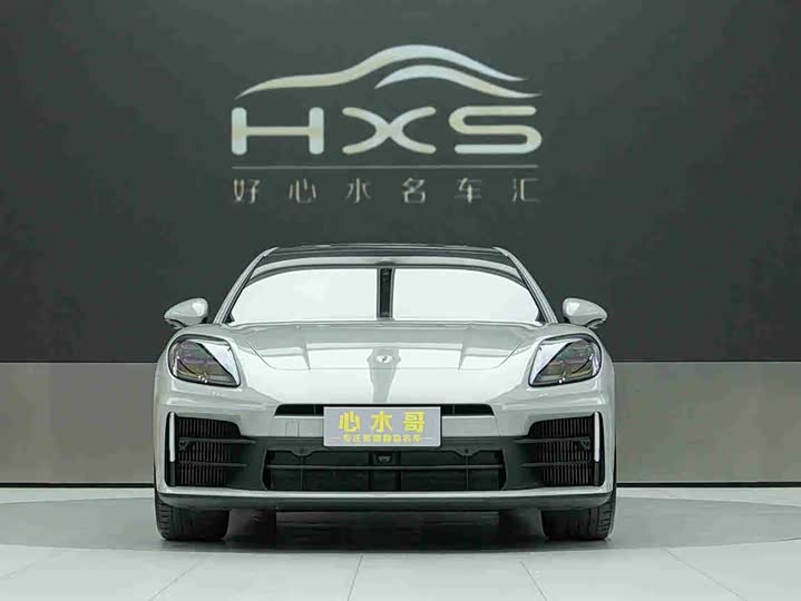 Фото 2 - Porsche Panamera