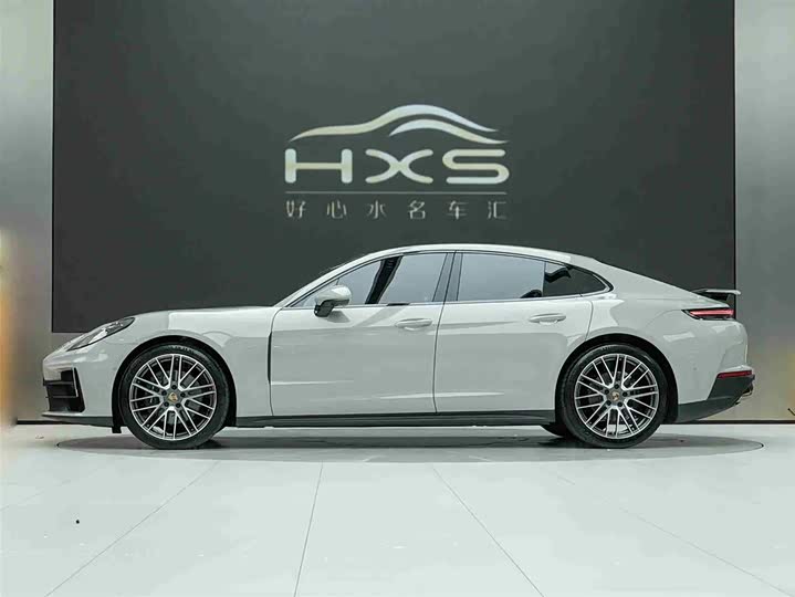 Фото 3 - Porsche Panamera