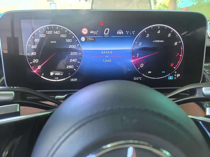 Фото 4 - Mercedes-Benz S-Class