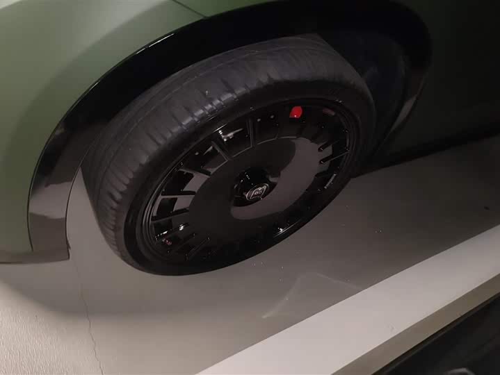 Фото 6 - Mercedes-Benz EQE SUV