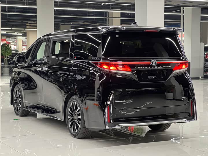 Фото 6 - Toyota Vellfire
