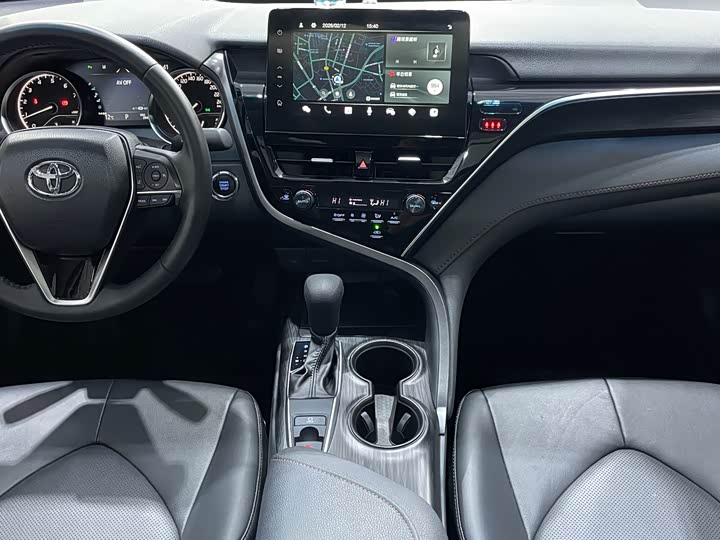 Фото 9 - Toyota Camry