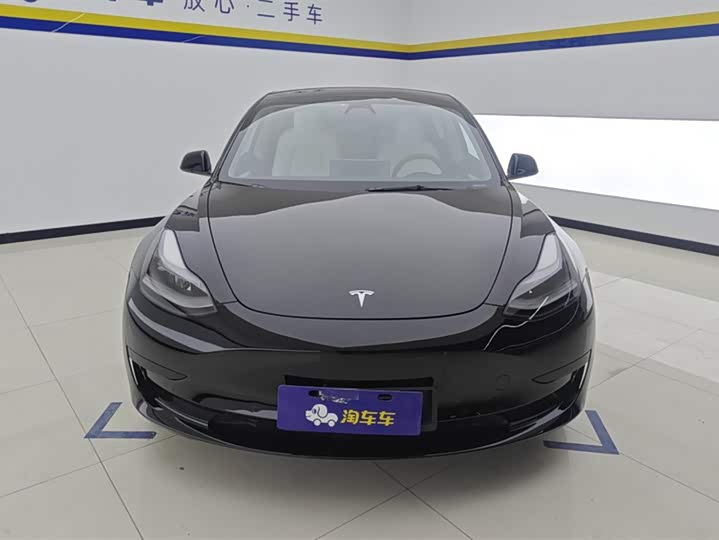 Фото 2 - Tesla Model 3