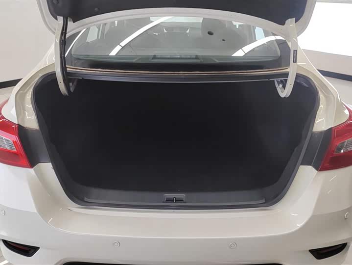 Фото 4 - Nissan Sylphy