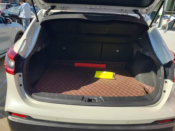 Фото 4 - Nissan Qashqai