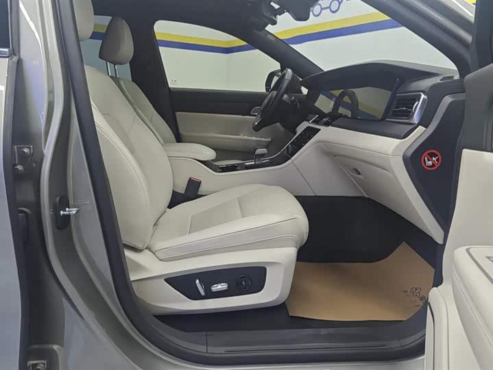 Фото 8 - LiXiang One