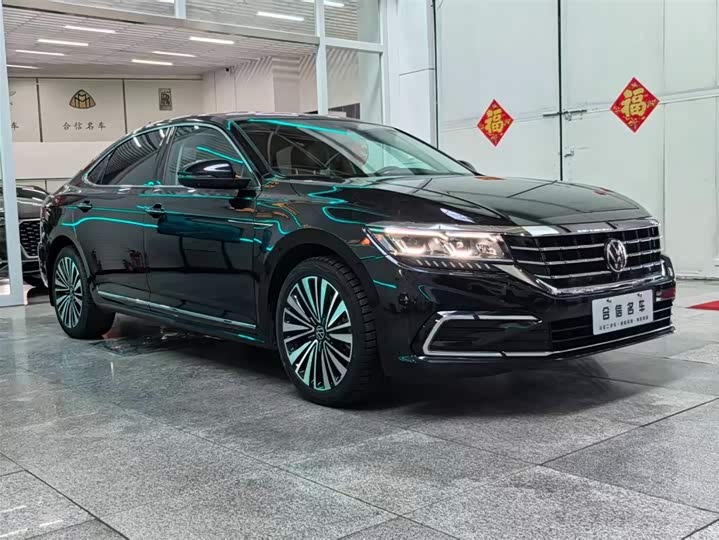 Фото 2 - Volkswagen Passat