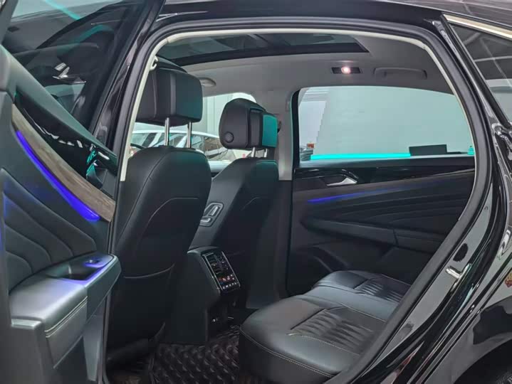 Фото 5 - Volkswagen Passat