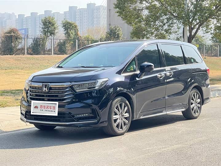 Фото 1 - Honda Odyssey