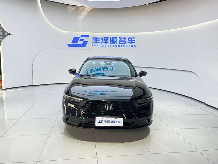 Фото 4 - Honda Accord