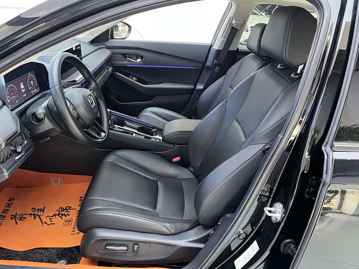 Фото 6 - Honda Accord