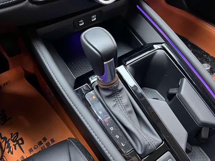 Фото 9 - Honda Accord