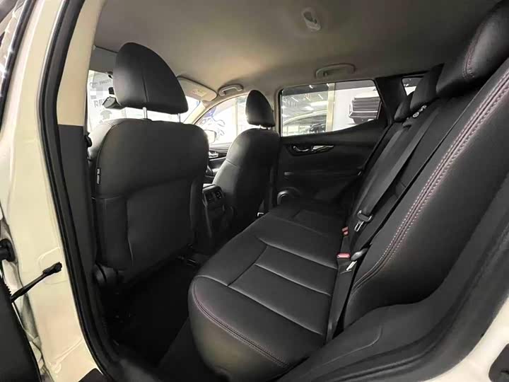 Фото 6 - Nissan Qashqai