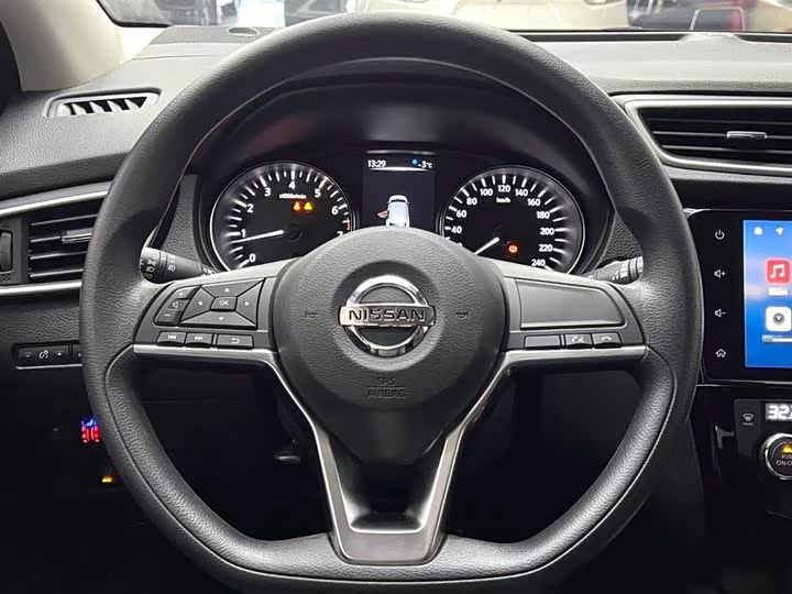 Фото 9 - Nissan Qashqai