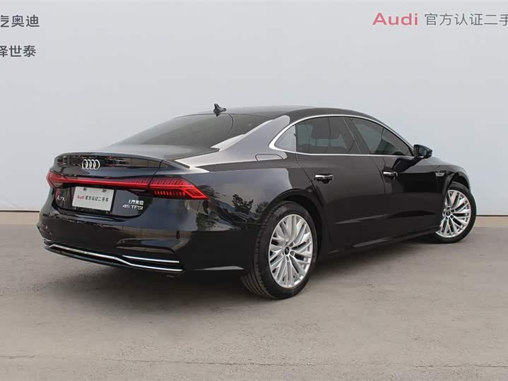 Фото 4 - Audi A7L
